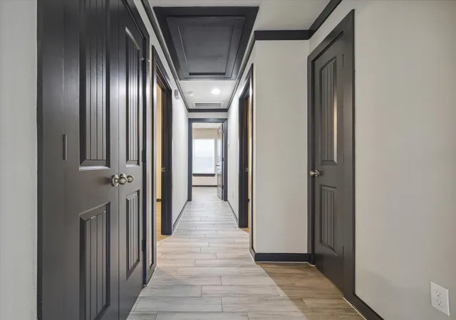 Listing Photo 4 - Condo for sale in building located at 4606 Denmark St, Houston, TX 77016