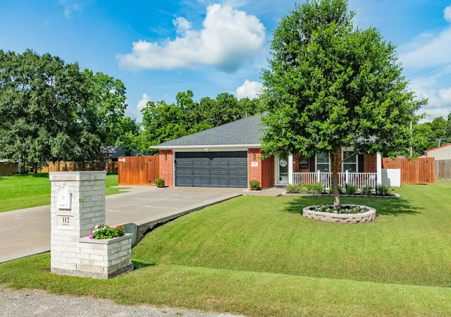 image of 112 Lillian Dr, West Columbia, TX 77486 | MLS# 37205962