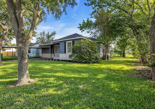 Photo 2 of Sale Pending at 718 E Republic Ave #1, Baytown, TX 77520 | MLS# 45947639 | Listing updated on 2026-09-11