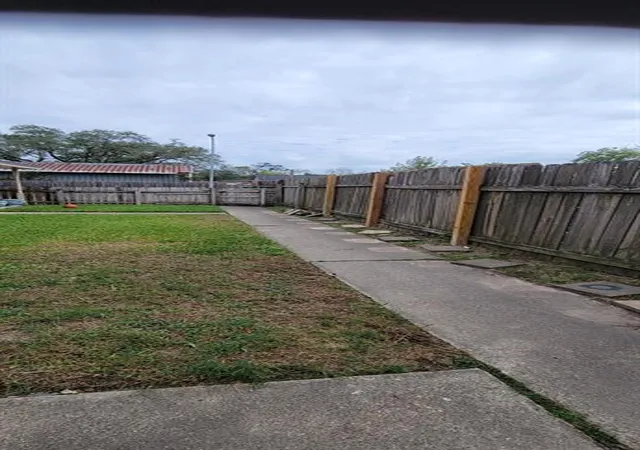 2nd image of 502 Sammon Dr, Humble, TX 77338