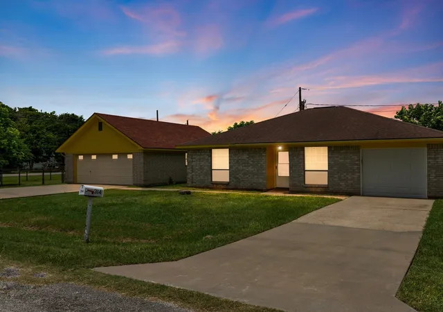 Homes for sale in Palacios, TX | 314 Rorem Ave, Palacios, TX 77465 | MLS# 67513721