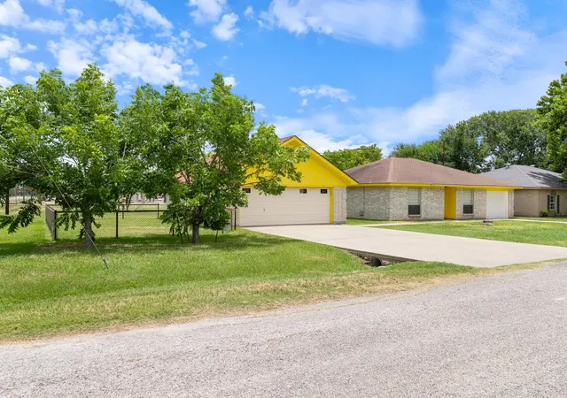 Homes for sale in Palacios, TX | 314 Rorem Ave, Palacios, TX 77465 | MLS# 67513721