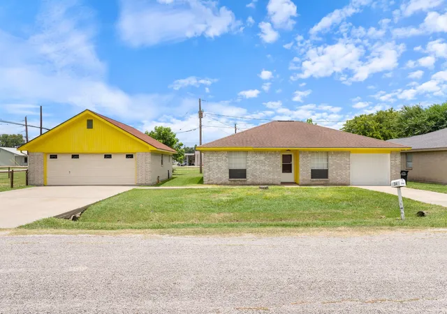Homes for sale in Palacios, TX | 314 Rorem Ave, Palacios, TX 77465 | MLS# 67513721