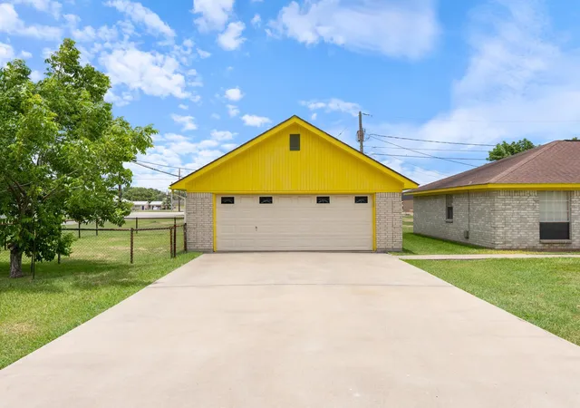 Homes for sale in Palacios, TX | 314 Rorem Ave, Palacios, TX 77465 | MLS# 67513721