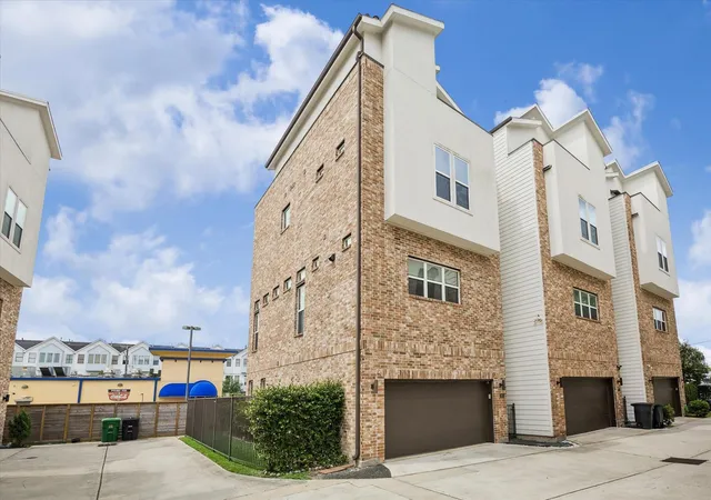 1st image of 1020 Patterson St, Houston, TX 77007 | MLS# 97744898