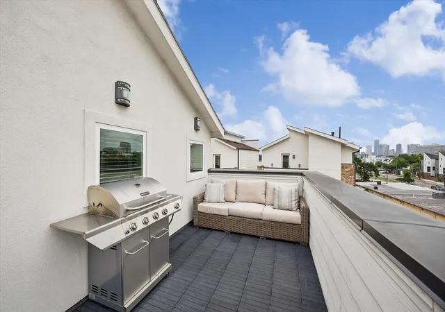 28th image of 1020 Patterson St, Houston, TX 77007 | MLS# 97744898