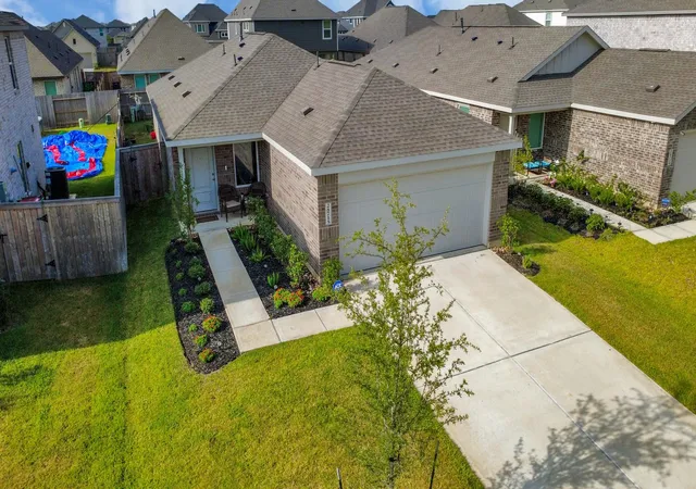 Photo 4 of Single family home for sale at 28715 Texas Plains Dr, Hockley, TX 77447 | MLS# 50499307 | Listing updated on 2026-09-10