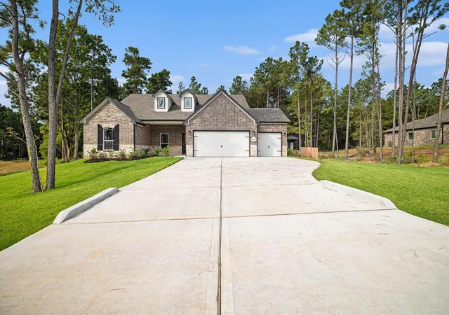 2nd image of 8 Cattle Dr, Bay City, TX 77414 | MLS# 87395897