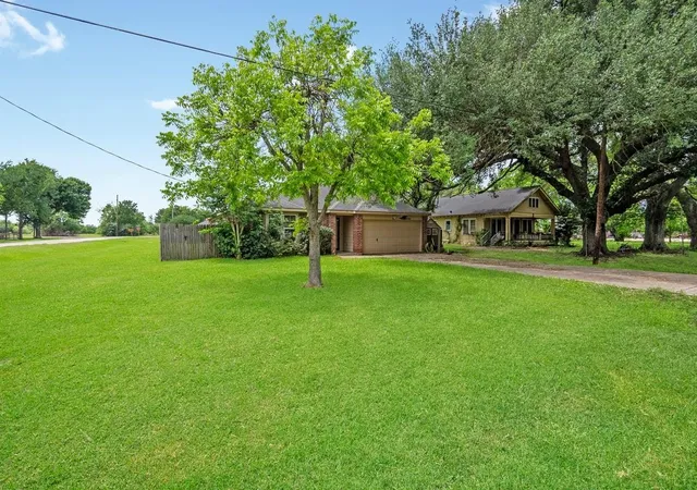 5th image of 339 N Missouri St, Wallis, TX 77485 | MLS# 26072683