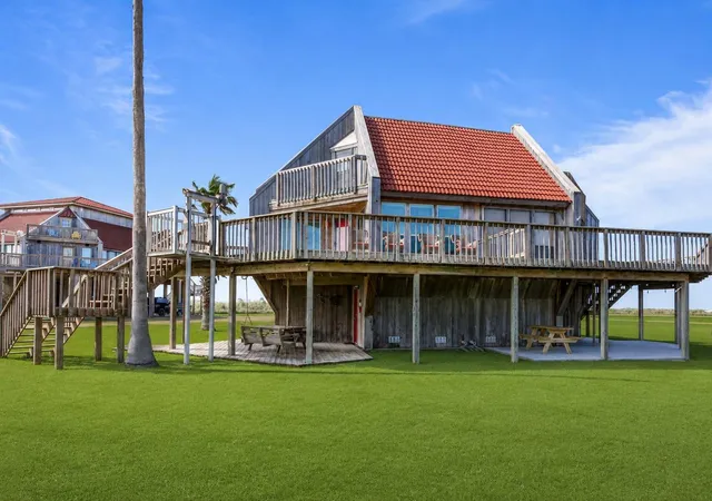 2nd image of 83 Private Road 638, Matagorda, TX 77457 | MLS# 76963270