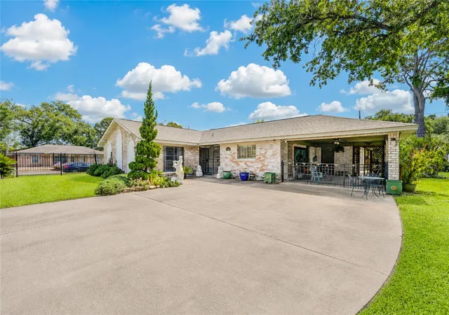 Photo 1 of Single family home for sale at 4018 S Blalock Rd, Houston, TX 77080 | MLS# 28146690 | Listing updated on 2026-08-08