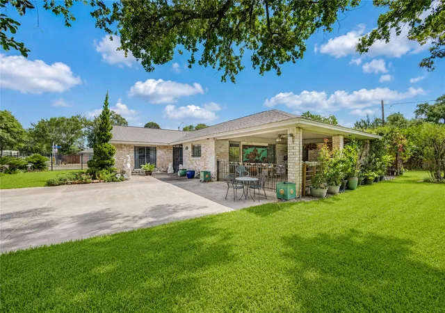Photo 2 of Single family home for sale at 4018 S Blalock Rd, Houston, TX 77080 | MLS# 28146690 | Listing updated on 2026-08-08