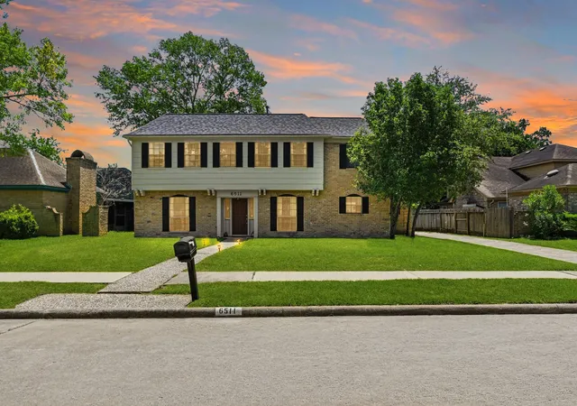 Photo 1 of Single family home for sale at 6511 Las Brisas Dr, Houston, TX 77083 | MLS# 26051932 | Listing updated on 2026-08-01