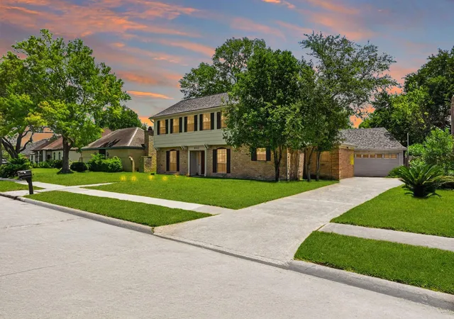Photo 3 of Single family home for sale at 6511 Las Brisas Dr, Houston, TX 77083 | MLS# 26051932 | Listing updated on 2026-08-01