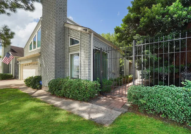 Photo 2 of Single family home for sale at 4106 Sun Meadow Dr, Houston, TX 77072 | MLS# 94830492 | Listing updated on 2026-09-21