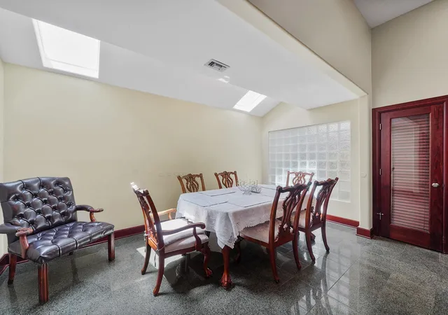 Photo 4 of Single family home for sale at 4106 Sun Meadow Dr, Houston, TX 77072 | MLS# 94830492 | Listing updated on 2026-09-21