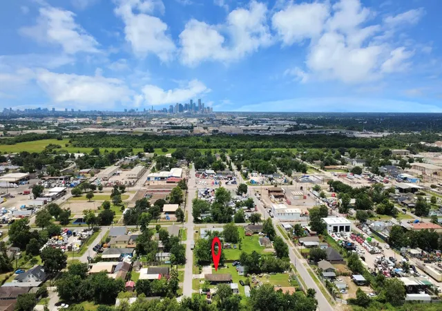 3rd image of 8227 Chadwick St, Houston, TX 77029 | MLS# 8354670