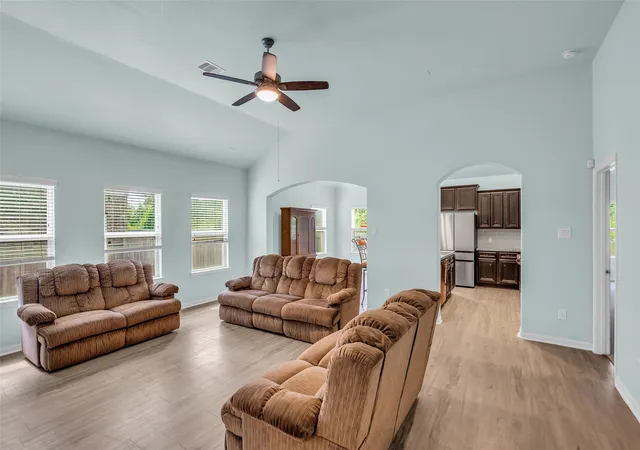 Photo 3 of Single family home for sale at 15031 Meadow Glen N, Conroe, TX 77306 | MLS# 24732433 | Listing updated on 2026-09-18