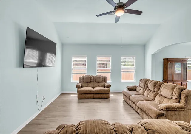 Photo 4 of Single family home for sale at 15031 Meadow Glen N, Conroe, TX 77306 | MLS# 24732433 | Listing updated on 2026-09-18