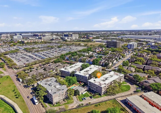 2nd image of 2211 S Braeswood Blvd, Houston, TX 77030