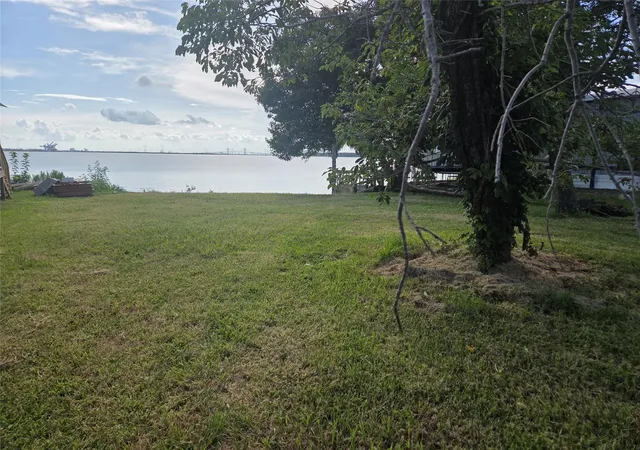 4th image of 00 Bay Oaks Harbor Dr, Baytown, TX 77523 | MLS# 35355610