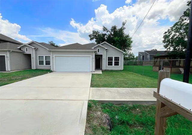 Photo 2 of Single family home for sale at 8118 Safebuy St, Houston, TX 77028 | MLS# 8241322 | Listing updated on 2026-08-30