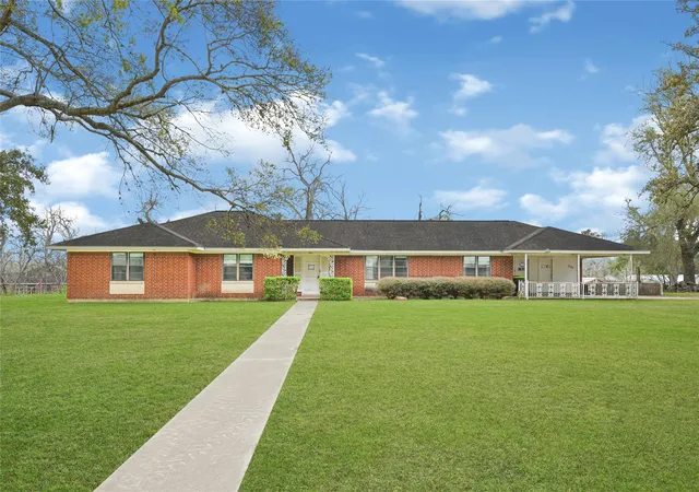 2nd image of 1111 Edgewood Dr, Richmond, TX 77406 | MLS# 69287346
