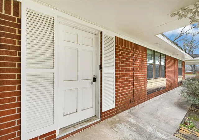 4th image of 1111 Edgewood Dr, Richmond, TX 77406 | MLS# 69287346