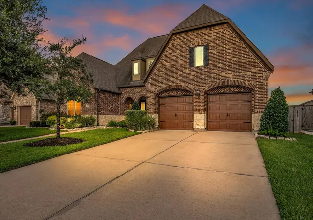 Photo 2 of Single family home for sale at 8723 Long Cross Dr, Richmond, TX 77406 | MLS# 9470638 | Listing updated on 2026-10-12