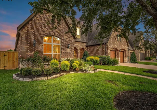 Photo 3 of Single family home for sale at 8723 Long Cross Dr, Richmond, TX 77406 | MLS# 9470638 | Listing updated on 2026-10-12