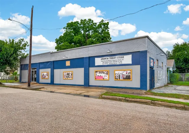 1st image of 2102 Common St, Houston, TX 77009 | MLS# 13054595