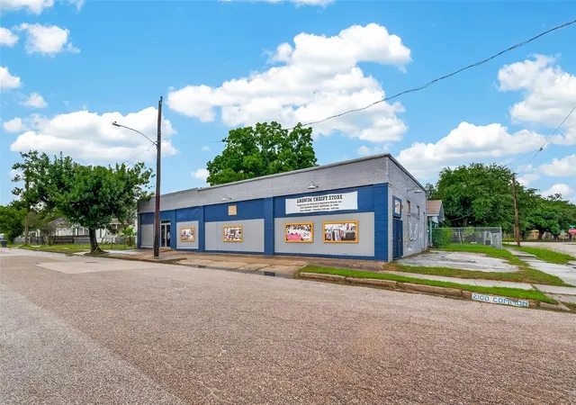 22nd image of 2102 Common St, Houston, TX 77009 | MLS# 13054595