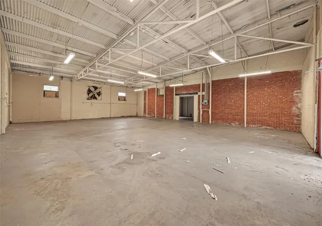 3rd image of 2102 Common St, Houston, TX 77009 | MLS# 13054595