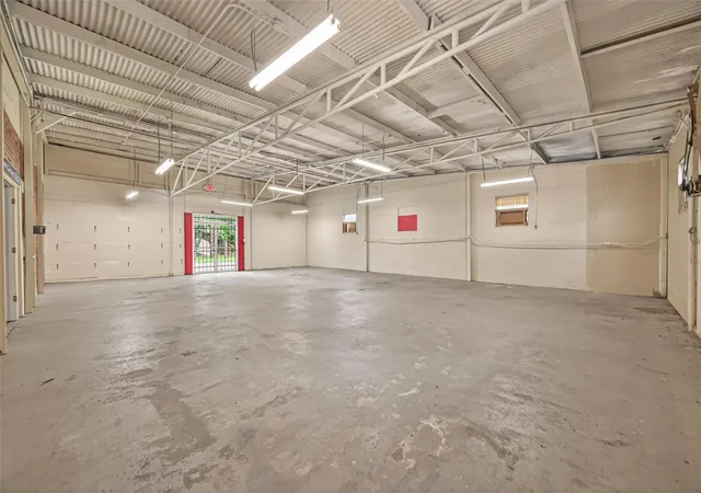 5th image of 2102 Common St, Houston, TX 77009 | MLS# 13054595