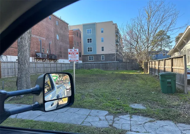 Photo 3 of Land for sale at 2805 Houston Ave, Houston, TX 77009 | MLS# 44306453 | Listing updated on 2026-08-18