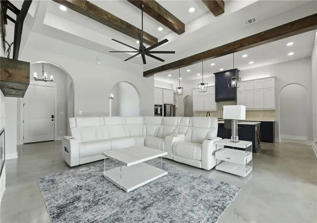 Photo 4 of Single family home for sale at 6477 Ridgeview Ests Ln, Bryan, TX 77808 | MLS# 3762990 | Listing updated on 2026-09-30