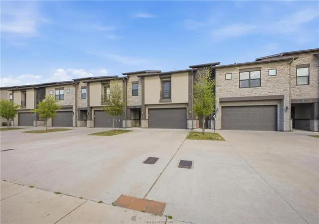 Homes for sale in College Station, TX | 536 Momma Bear Dr, College Station, TX 77845 | MLS# 21738653