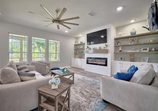 Photo 3 of Sale Pending at 431 Private Rd 652, Bay City, TX 77414 | MLS# 82397152 | Listing updated on 2026-08-17