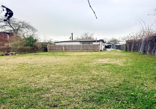 24th image of 1213 Boswell St, Houston, TX 77009 | MLS# 52550723