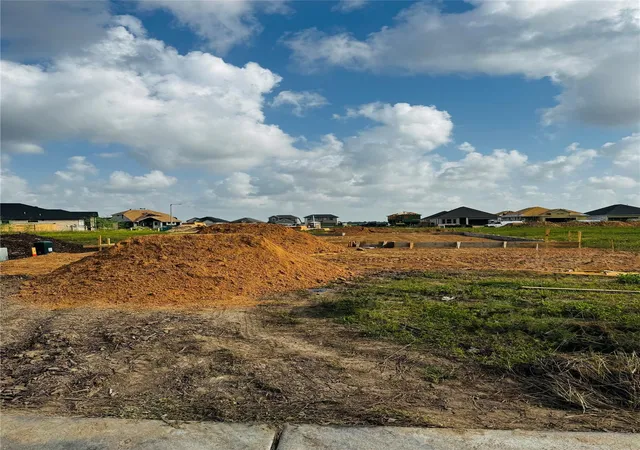 2nd image of 12125 Cannon Cove Ln, Texas City, TX 77591 | MLS# 20031636
