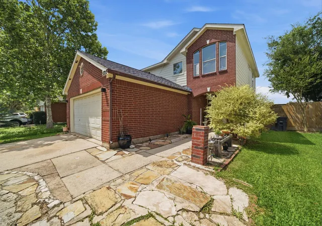 Photo 3 of Single family home for sale at 5722 Tiger Lilly Way, Houston, TX 77085 | MLS# 33680347 | Listing updated on 2026-08-14