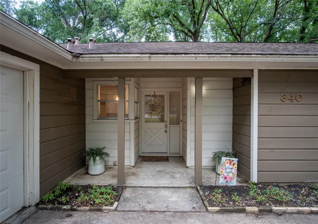 5th image of 340 Rolling Hills Dr, Conroe, TX 77304 | MLS# 31096187