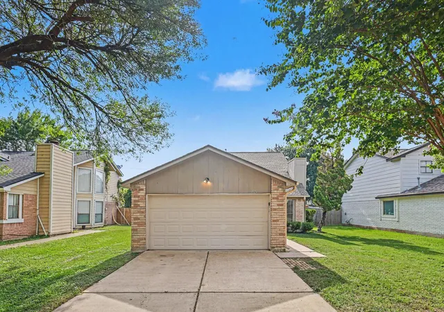 Photo 2 of Single family home for sale at 11526 Henley Dr, Houston, TX 77064 | MLS# 47405606 | Listing updated on 2026-09-10