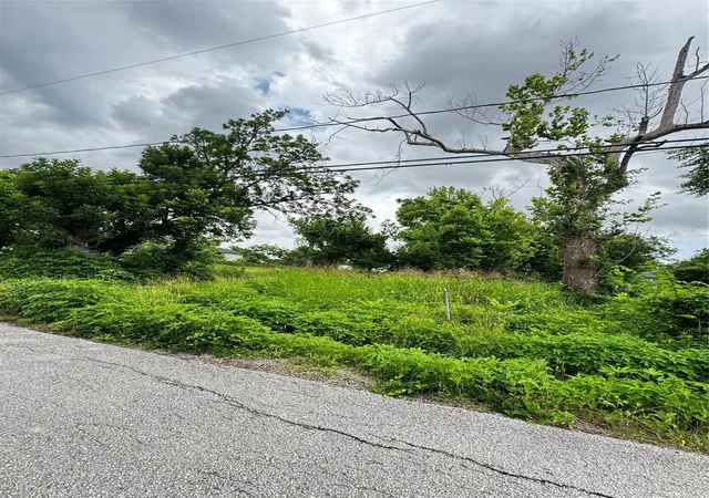 4th image of 4702 Falls St, Houston, TX 77026 | MLS# 25538537