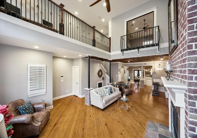 3rd image of 915 Knox St #D, Houston, TX 77007 | MLS# 26839982