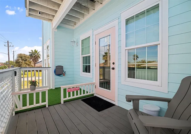 Photo 3 of Single family home for sale at 8029 Beluche Dr, Galveston, TX 77551 | MLS# 85495468 | Listing updated on 2026-09-09