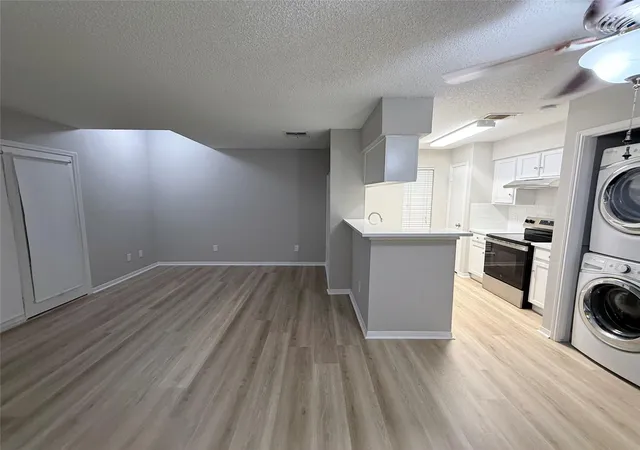 3rd image of 1515 Sandy Springs Rd #1102, Houston, TX 77042 | MLS# 77628502