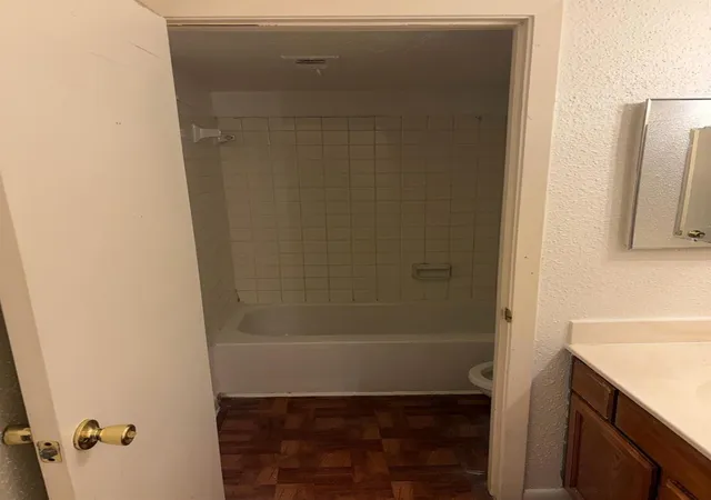 5th image of 781 Country Pl Dr #1085, Houston, TX 77079 | MLS# 54536439