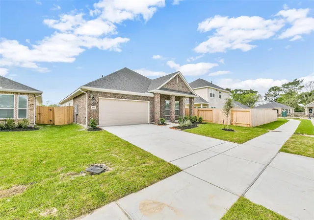 Photo 2 of Single family home for sale at 3010 King Oaks St, Baytown, TX 77251 | MLS# 36549847 | Listing updated on 2026-08-30