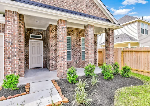 Photo 3 of Single family home for sale at 3010 King Oaks St, Baytown, TX 77251 | MLS# 36549847 | Listing updated on 2026-08-30